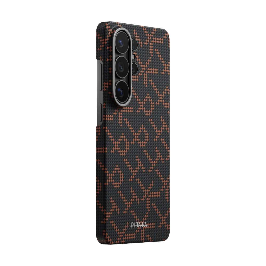 Калъфи за телефони PITAKA Monogram