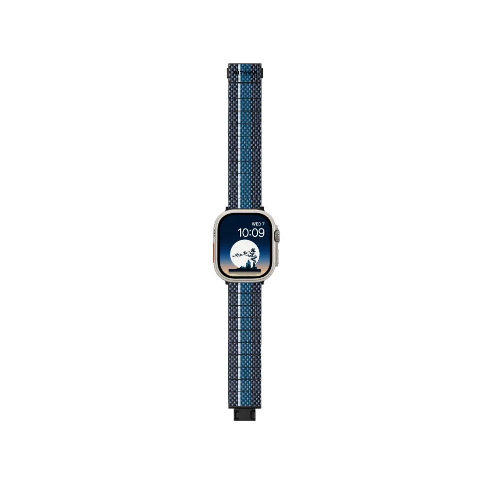 Каишка от карбонови влакна за Apple Watch